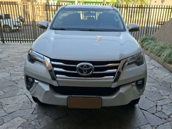 TOYOTA-HILUX SW4-2.8 SRX 4X4 16V TURBO INTERCOOLER DIESEL 4P AUTOMÁTICO TOYOTA-HILUX SW4-2019
