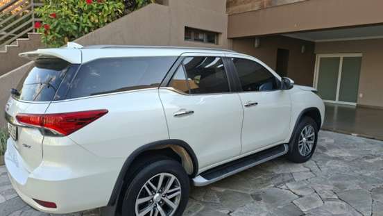 TOYOTA-HILUX SW4-2019