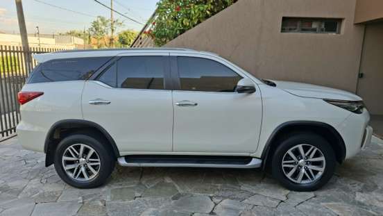 TOYOTA-HILUX SW4-2019