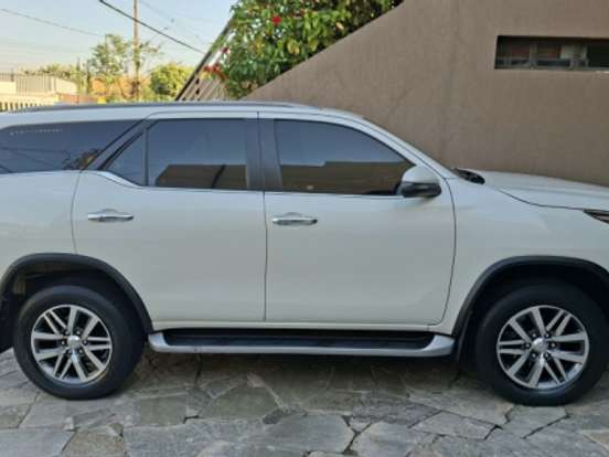 TOYOTA-HILUX SW4-2.8 SRX 4X4 16V TURBO INTERCOOLER DIESEL 4P AUTOMÁTICO TOYOTA-HILUX SW4-2019