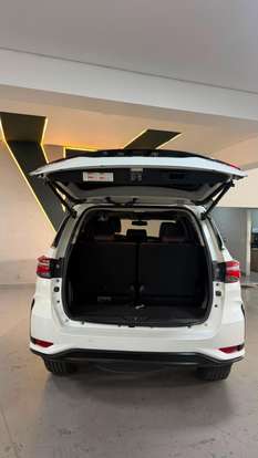 TOYOTA-HILUX SW4-2016