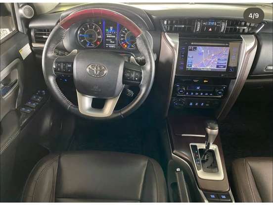 TOYOTA-HILUX SW4-2017