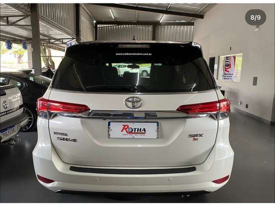 TOYOTA-HILUX SW4-2017