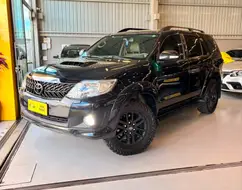 TOYOTA HILUX SW4 3.0 SR 4X4 16V TURBO INTERCOOLER DIESEL 4P AUTOMÁTICO TOYOTA HILUX SW4 3.0 SR 4X4 16V TURBO INTERCOOLER DIESEL 4P AUTOMÁTICO
