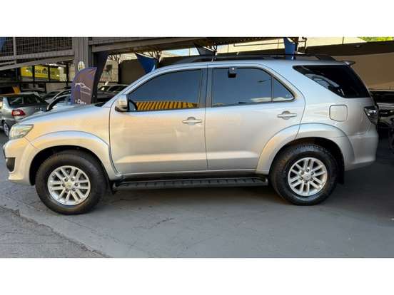 TOYOTA-HILUX SW4-2013