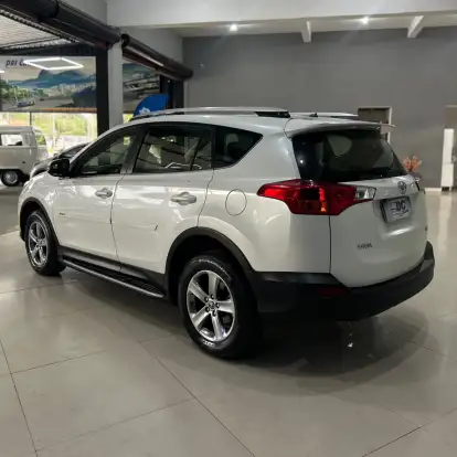TOYOTA-RAV4-2015