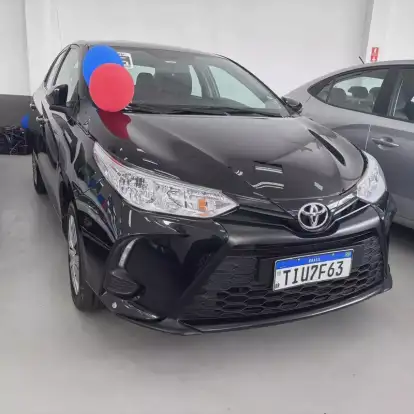 TOYOTA-YARIS-2024