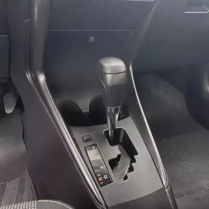 TOYOTA-YARIS-2024