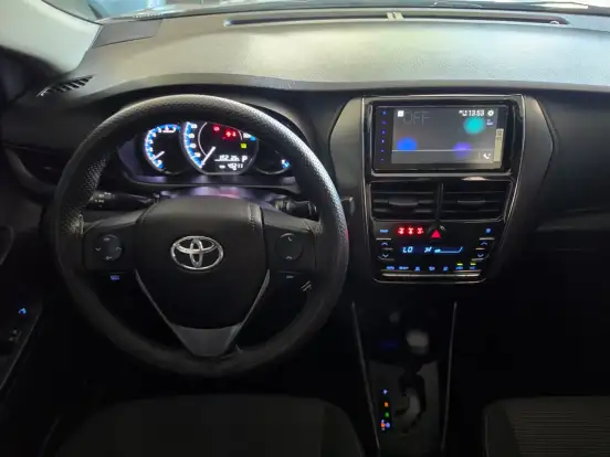 TOYOTA-YARIS-2024