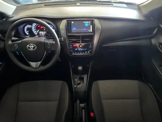 TOYOTA-YARIS-2024