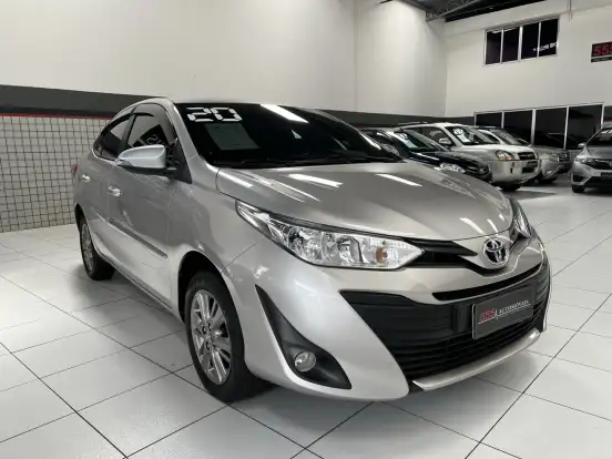 TOYOTA-YARIS-2019