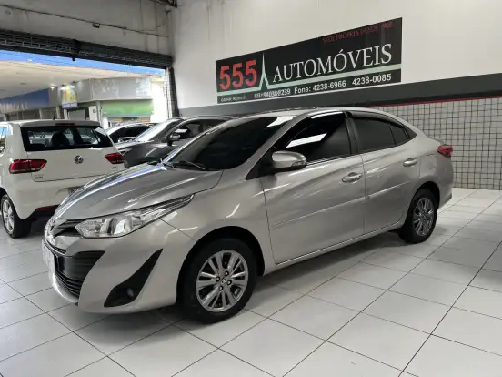 TOYOTA-YARIS-2019