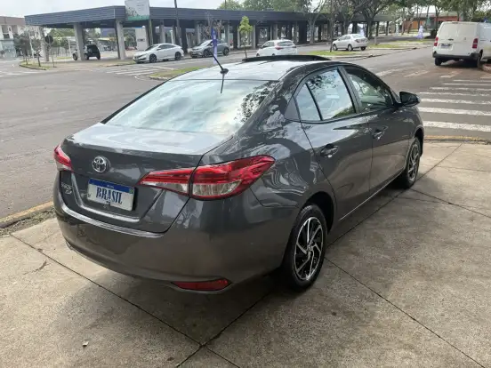 TOYOTA-YARIS-2022