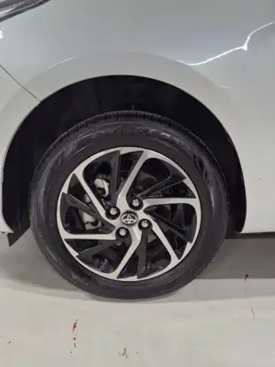 TOYOTA-YARIS-2024