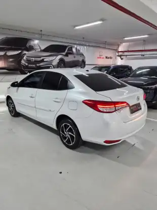 TOYOTA-YARIS-2024