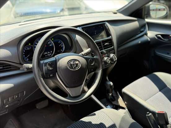 TOYOTA-YARIS-2021