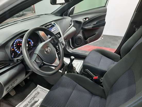 TOYOTA-YARIS-2019
