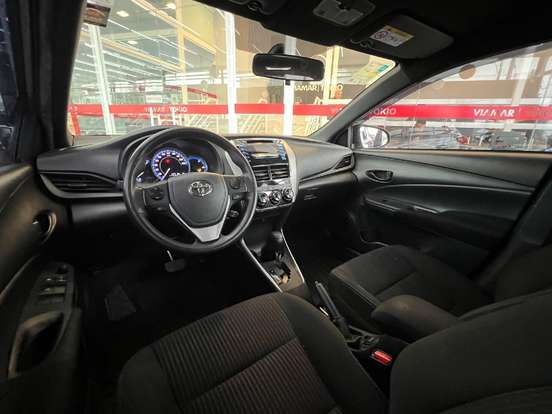 TOYOTA-YARIS-2019