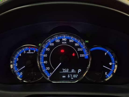 TOYOTA-YARIS-2019