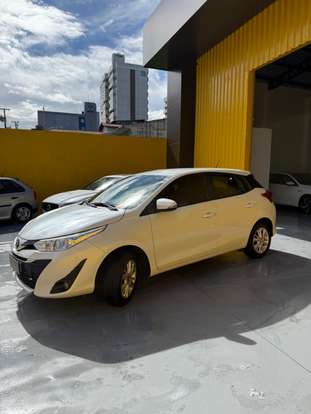 TOYOTA-YARIS-2019