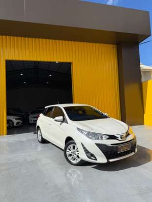 TOYOTA-YARIS-2019
