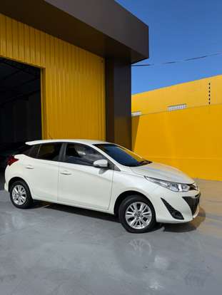 TOYOTA-YARIS-2019
