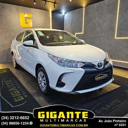 TOYOTA-YARIS-2023