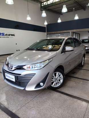 TOYOTA-YARIS-2019