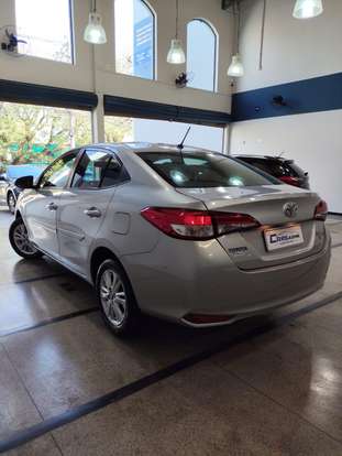 TOYOTA-YARIS-2019