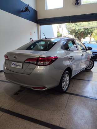 TOYOTA-YARIS-2019