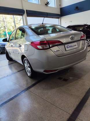 TOYOTA-YARIS-2019