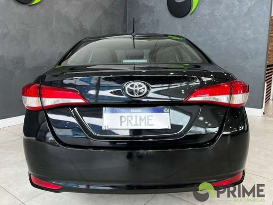 TOYOTA-YARIS-2024