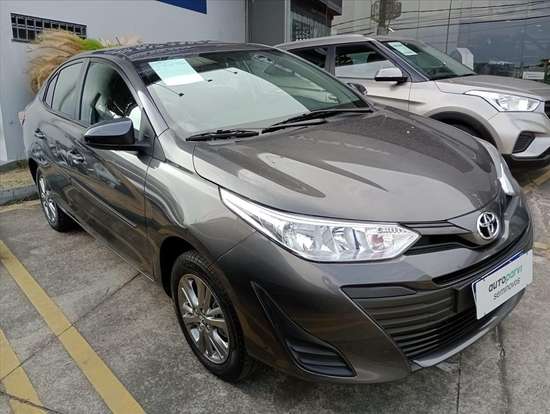 TOYOTA-YARIS-2021