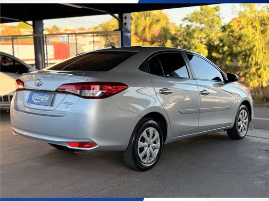 TOYOTA-YARIS-2019