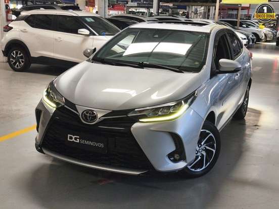 TOYOTA-YARIS-2022