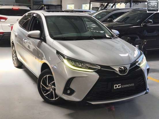 TOYOTA-YARIS-2022