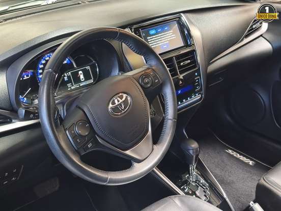 TOYOTA-YARIS-2022