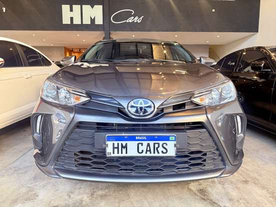 TOYOTA-YARIS-2023