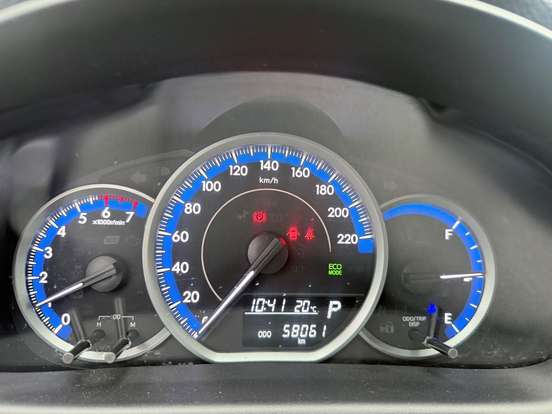 TOYOTA-YARIS-2024