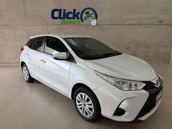 TOYOTA-YARIS-2022