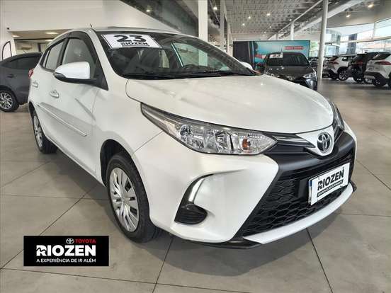 TOYOTA-YARIS-2022
