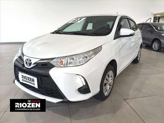 TOYOTA-YARIS-2022