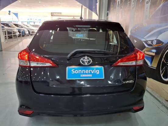 TOYOTA-YARIS-2024
