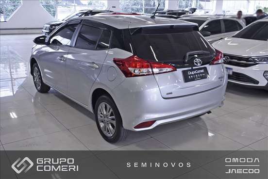 TOYOTA-YARIS-2020