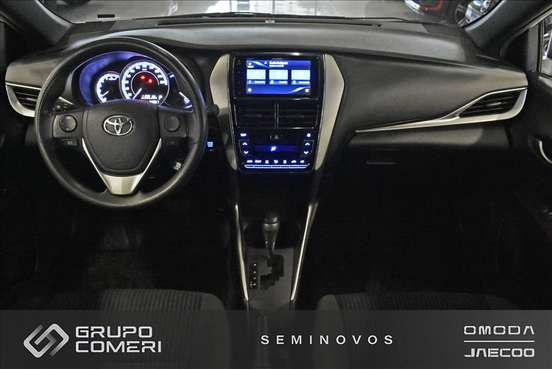 TOYOTA-YARIS-2020