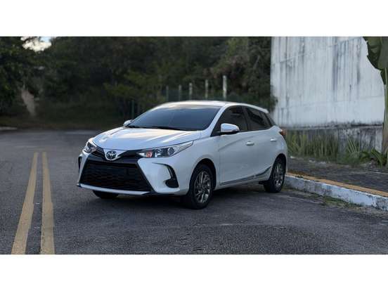 TOYOTA-YARIS-2023
