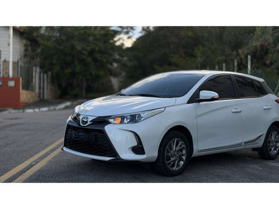 TOYOTA-YARIS-2023