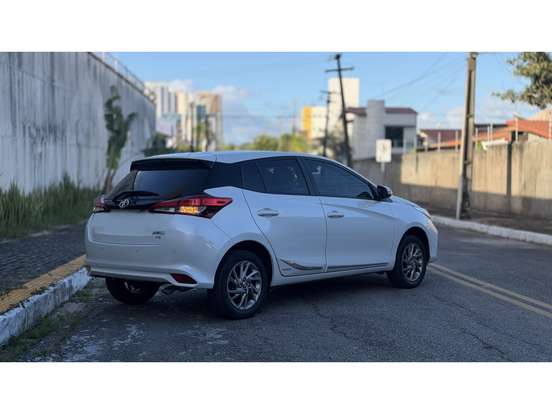 TOYOTA-YARIS-2023