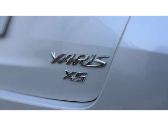 TOYOTA-YARIS-2023