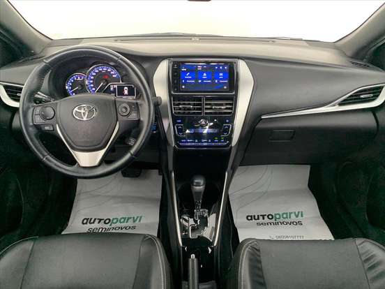 TOYOTA-YARIS-2018